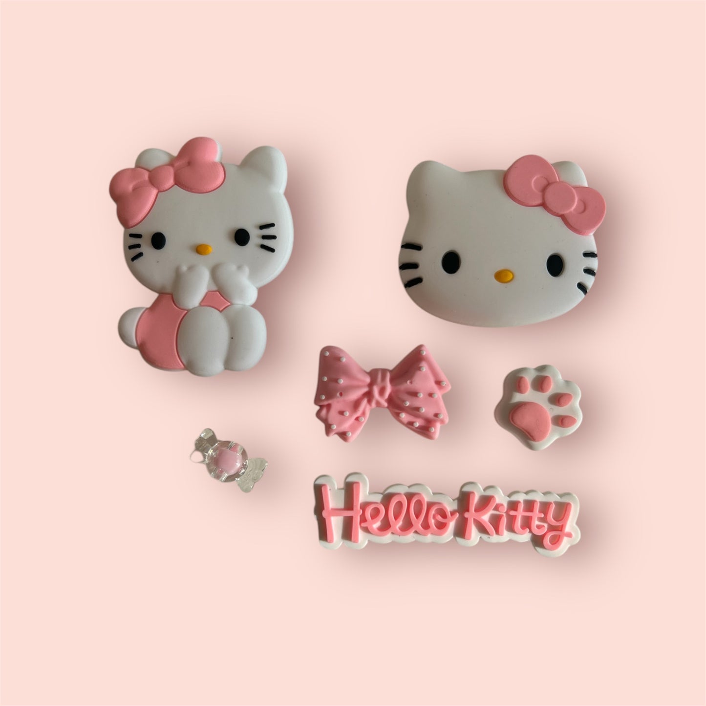 LOT DE CHARMS HELLO KITTY