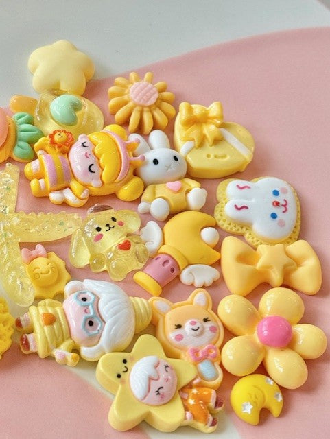 LOT DE 10 CHARMS
