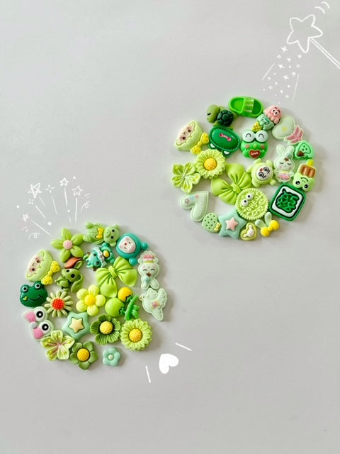 LOT DE 10 CHARMS