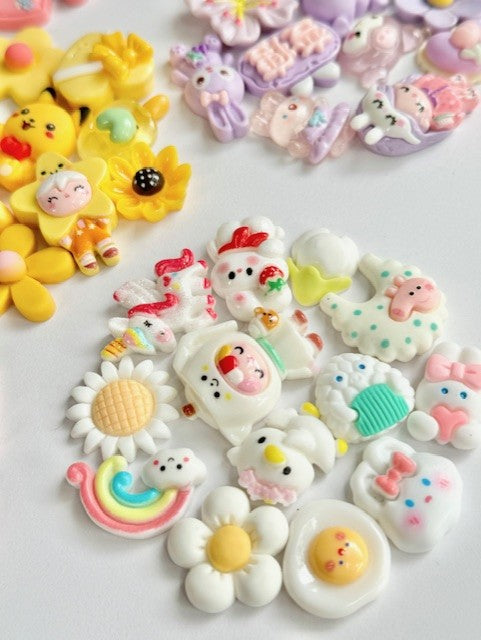 LOT DE 10 CHARMS