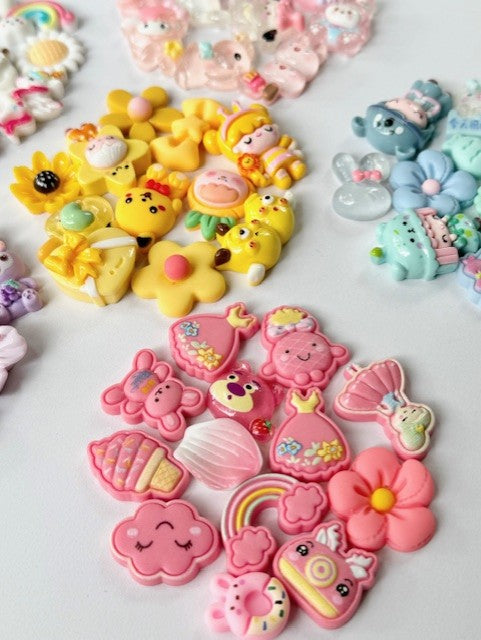 LOT DE 10 CHARMS