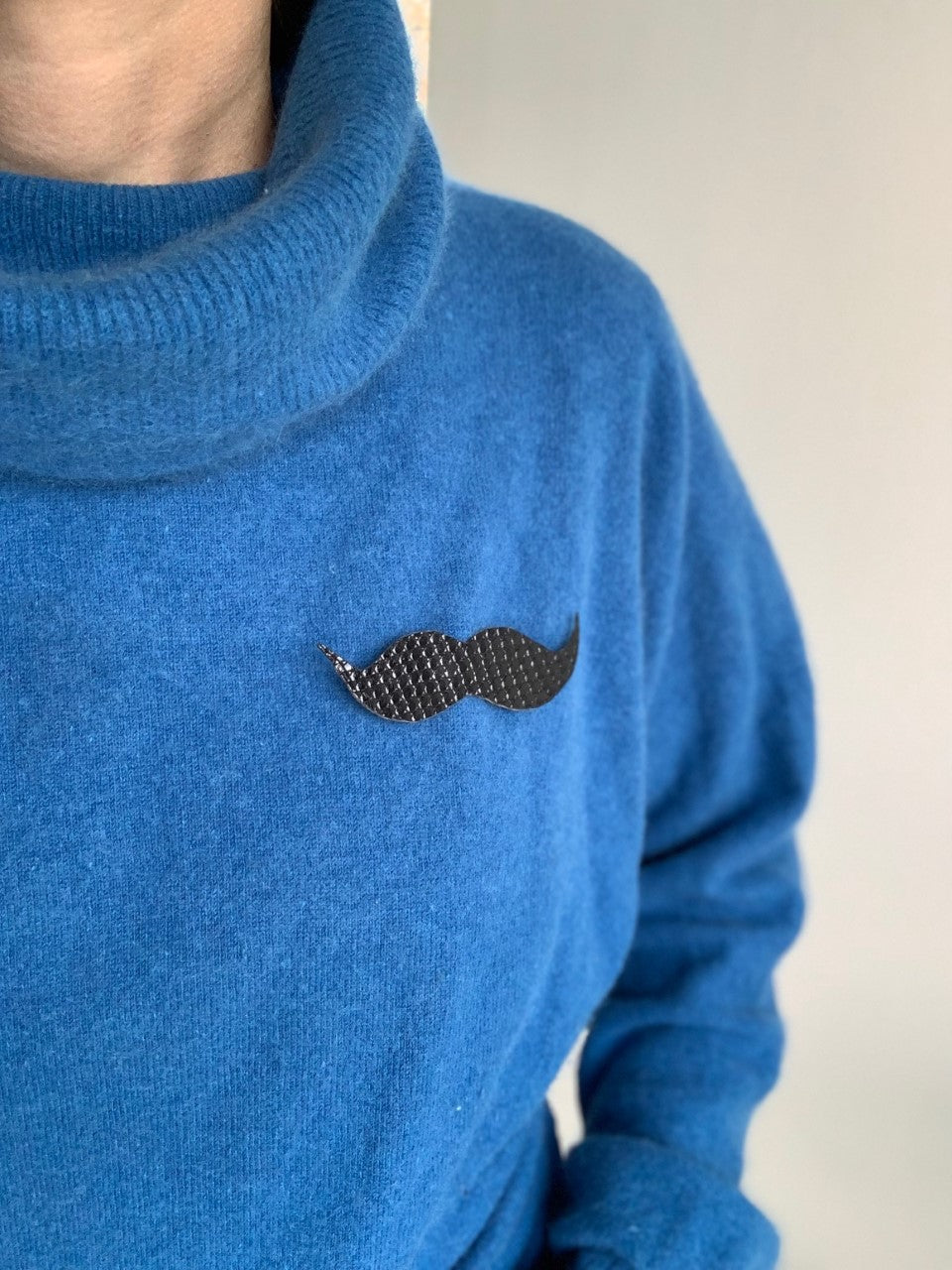 BROCHE MOUSTACHE